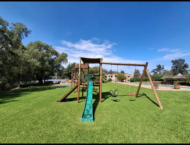 2 BEDROOM TOWNHOUSE FOR SALE IN PEACEHAVEN